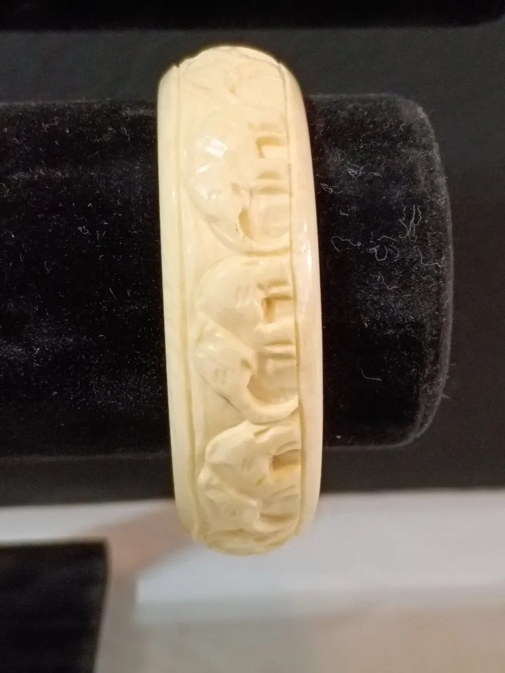 Vintage Celluloid Faux Ivory Elephant Bangle Bracelet Carved Art Deco 2.5”